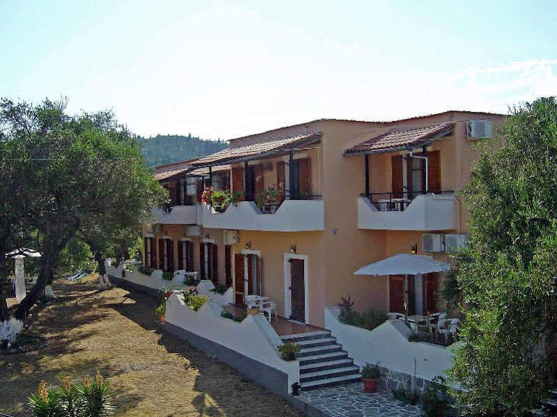 Reggis Apartments Dassiá Exteriér fotografie